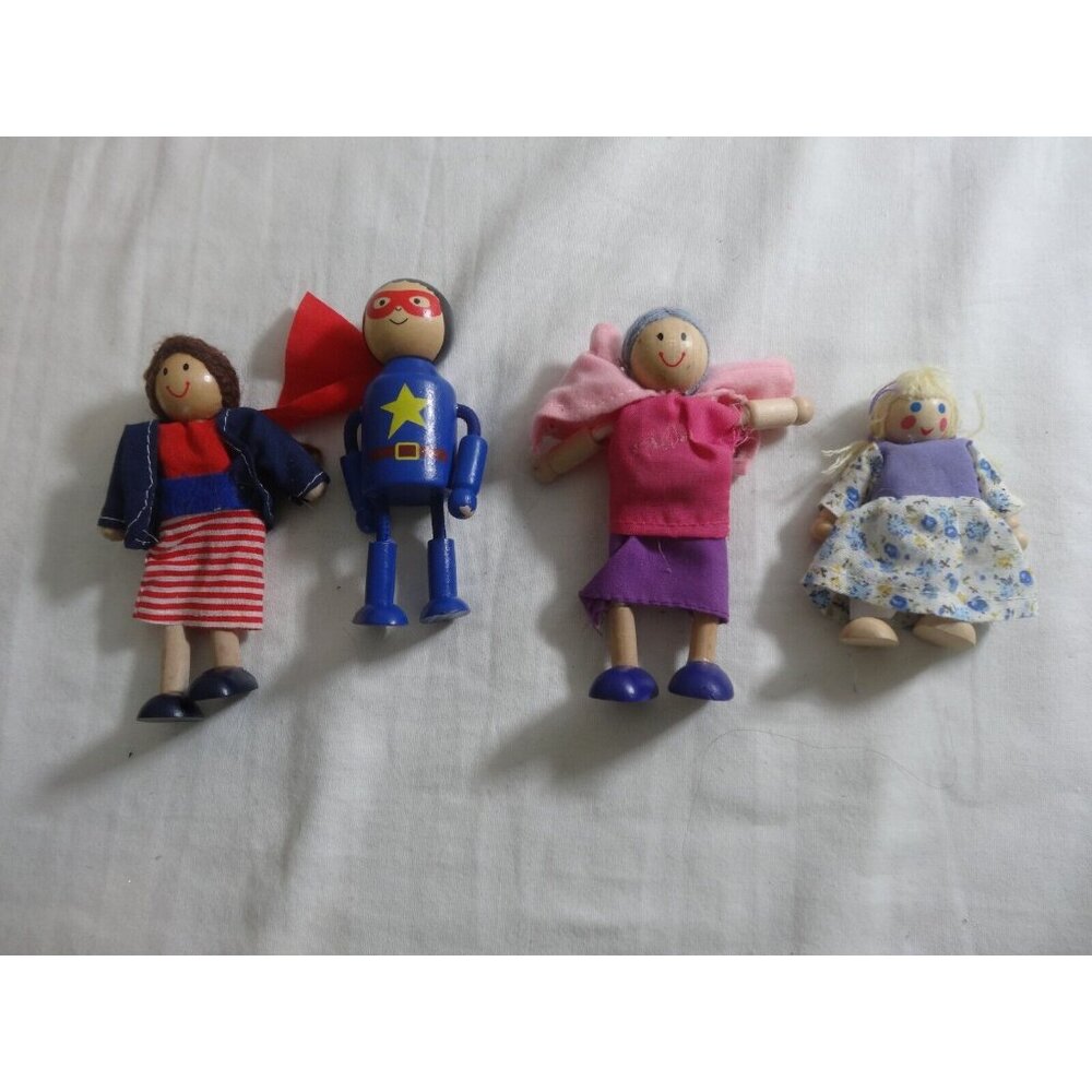 Melissa And Doug Wooden Doll Family Lot Of 4 Figures Dolls Cloth Wood